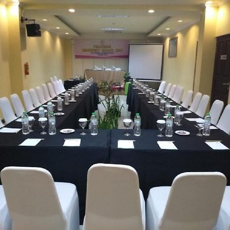 Grand Madani Hotel Mataram Kültér fotó