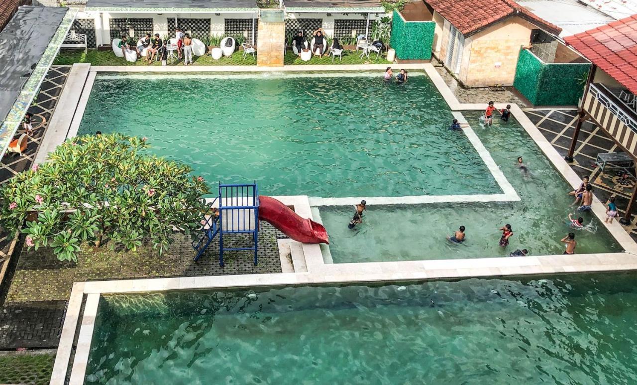 Grand Madani Hotel Mataram Kültér fotó