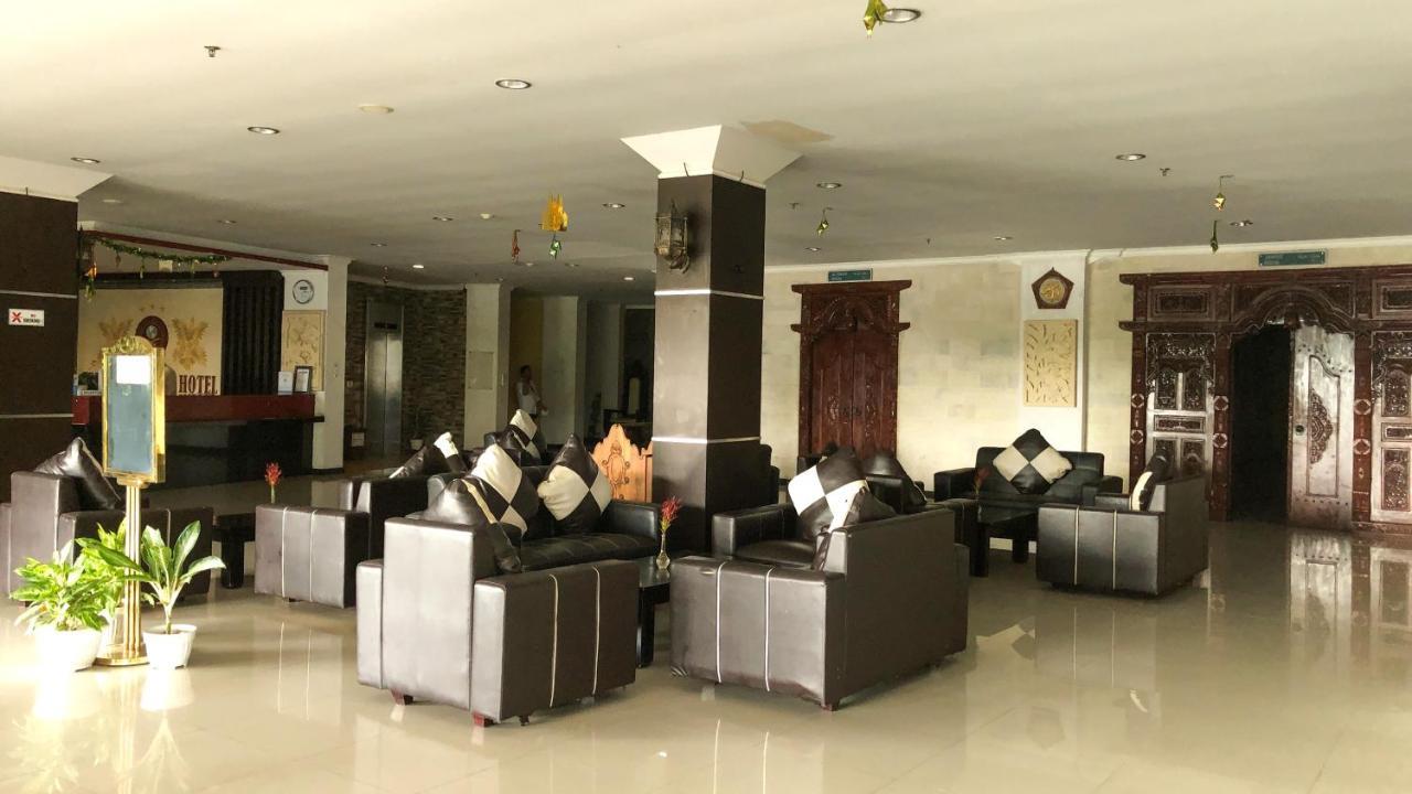 Grand Madani Hotel Mataram Kültér fotó